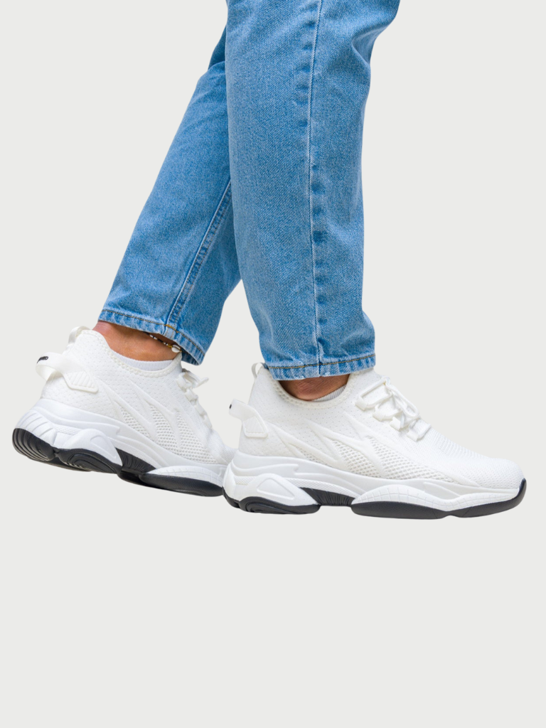 NIARA ELEVATE COMFORT SNEAKERS